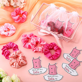 Yinkin gift for guests baskets—practical keepsakes for attendees.