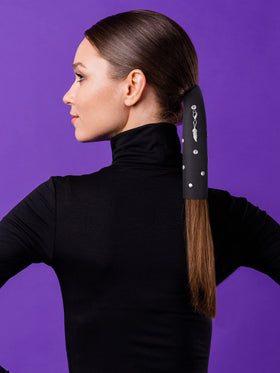 Yinkin leather hair wrap in reddish-brown offers secure, stylish hair management for daily wear