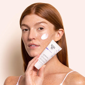 Yonka Hydra No.1 Crème application swirl demonstrating quick absorption.