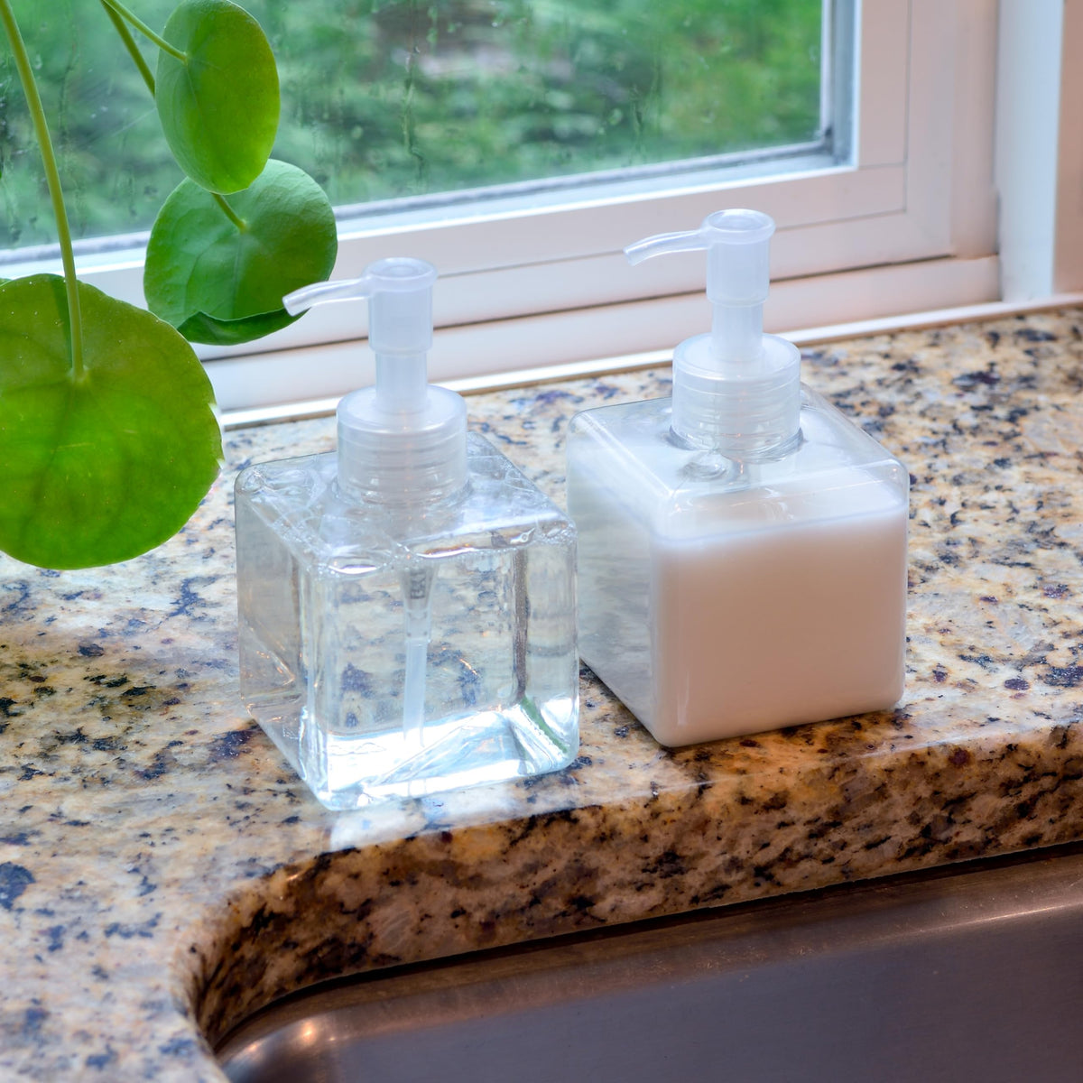 Youngever reusable bottles promote eco-friendly refilling and reduced waste.