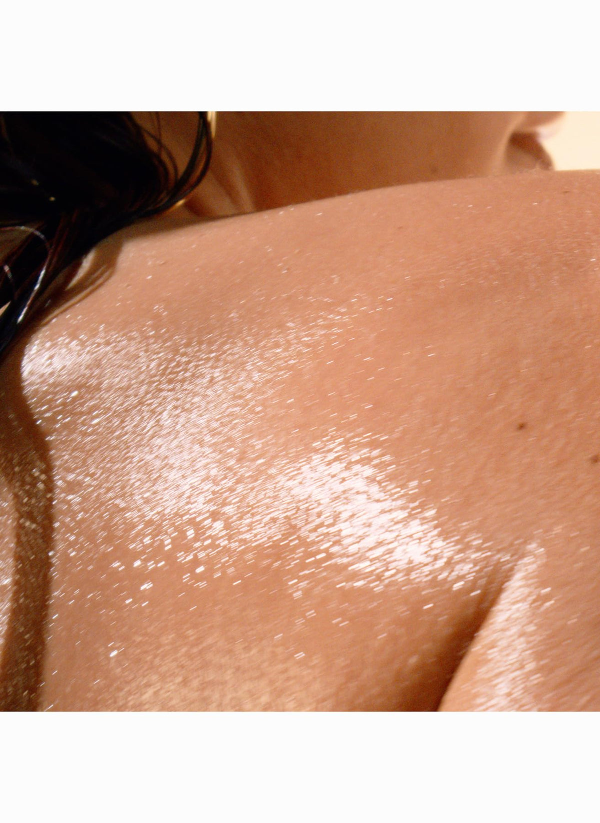 Travel-friendly YSL Libre Nude Water packaging supports on-the-go freshness.