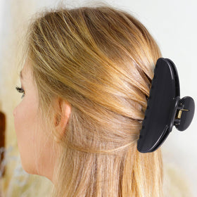 Yuxung large acrylic clip in wine red adds color and style.