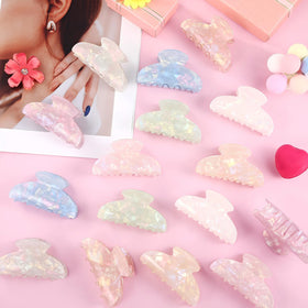 Yuxung Mermaid blue clip evokes sea vibes and secures thick hair.