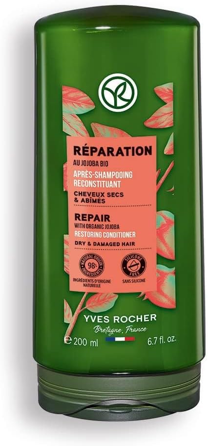 Close-up of Yves Rocher shampoo lather emphasizing gentle cleansing and nourishing care
