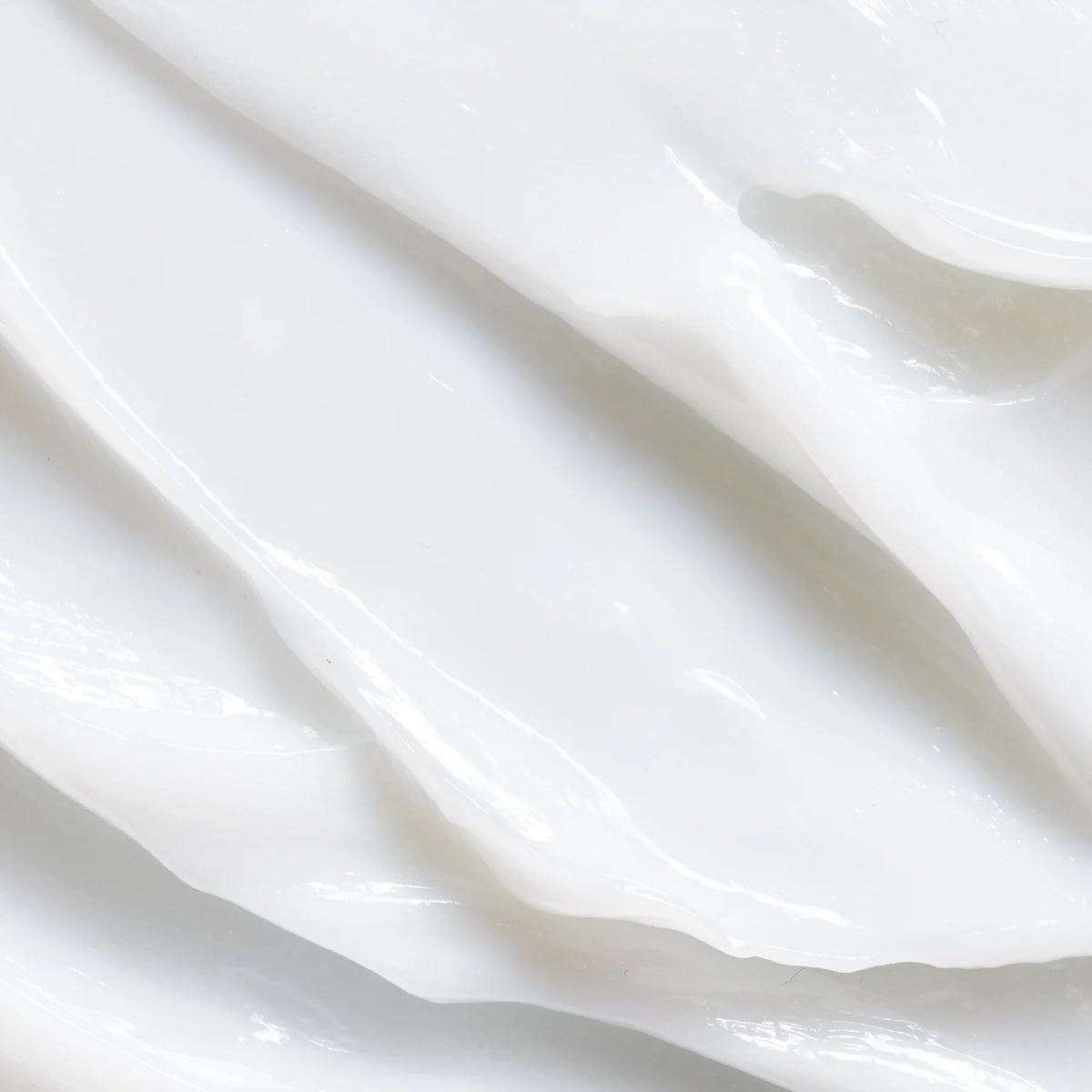 White Lupin extract from Yves Rocher conditioner shown for fiber strengthening and hair resilience.