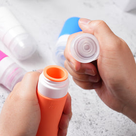 Zafit leak-proof cap design prevents spills during flights and transit.