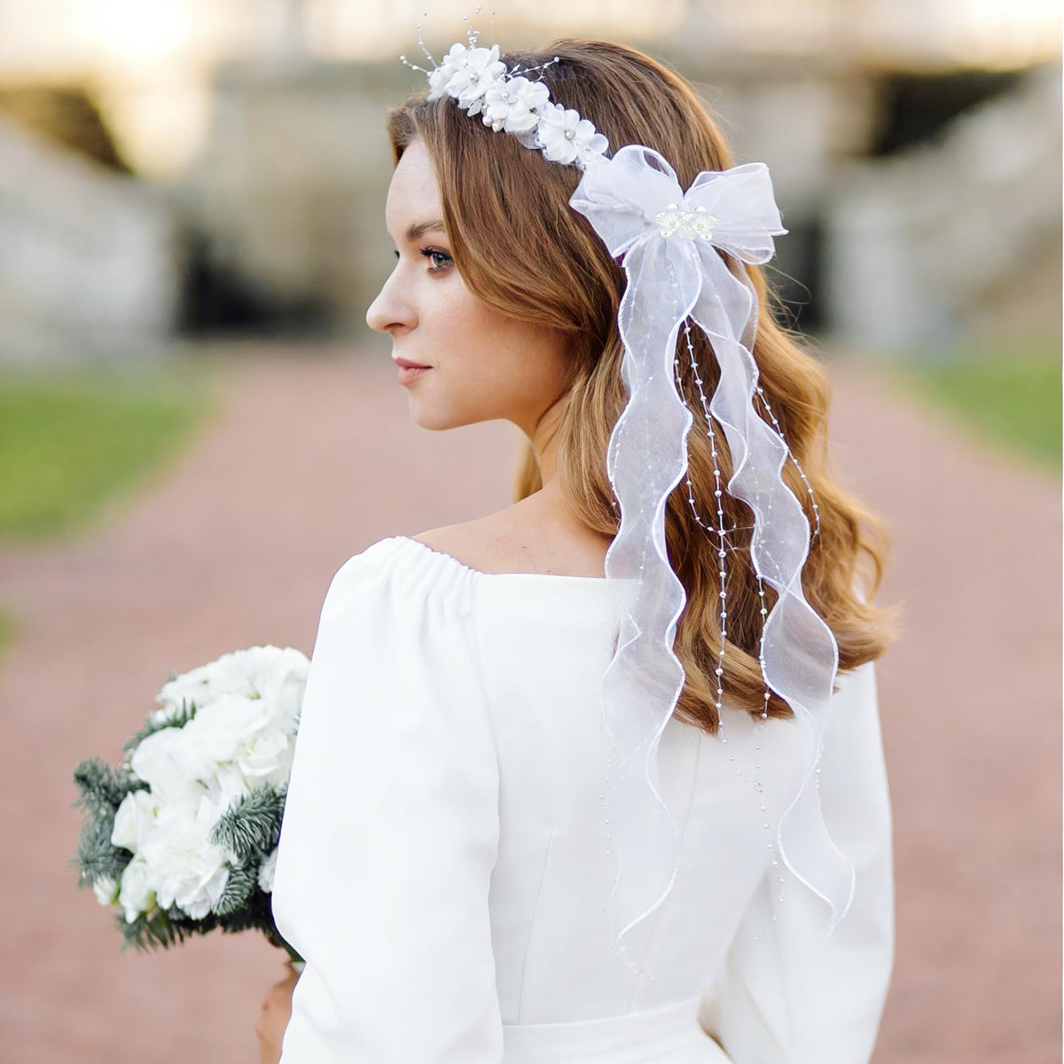 Zaruatu white headband suitable for First Communion and celebrations