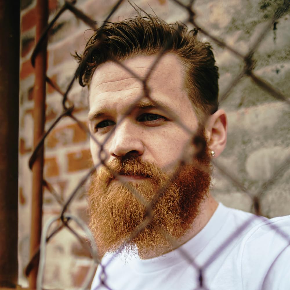 ZEUS Natural Beard Oil side view highlighting a light, non-greasy finish.