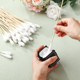 Zhehao makeup removal and skin cleaning swabs suitable for studio use.