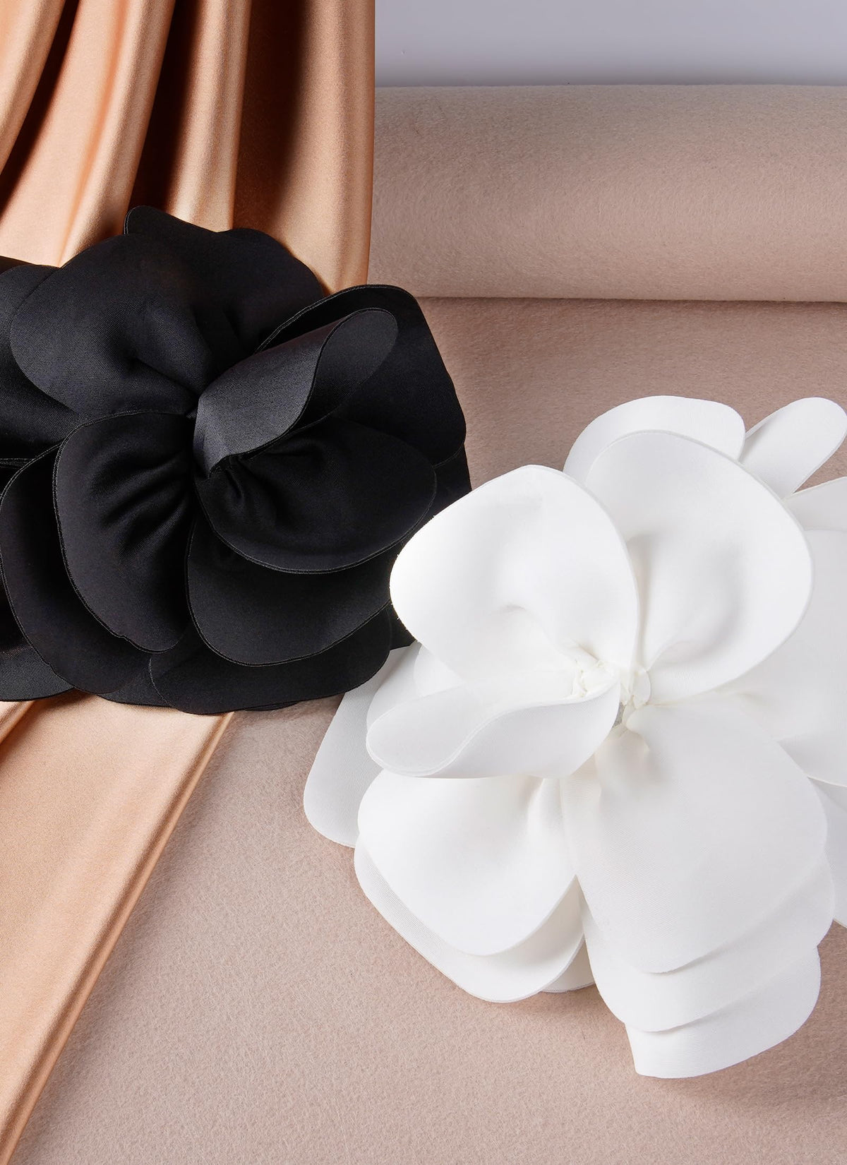 Zinniday wedding accessory rose-fascinator ideal for photos and memorable entrances