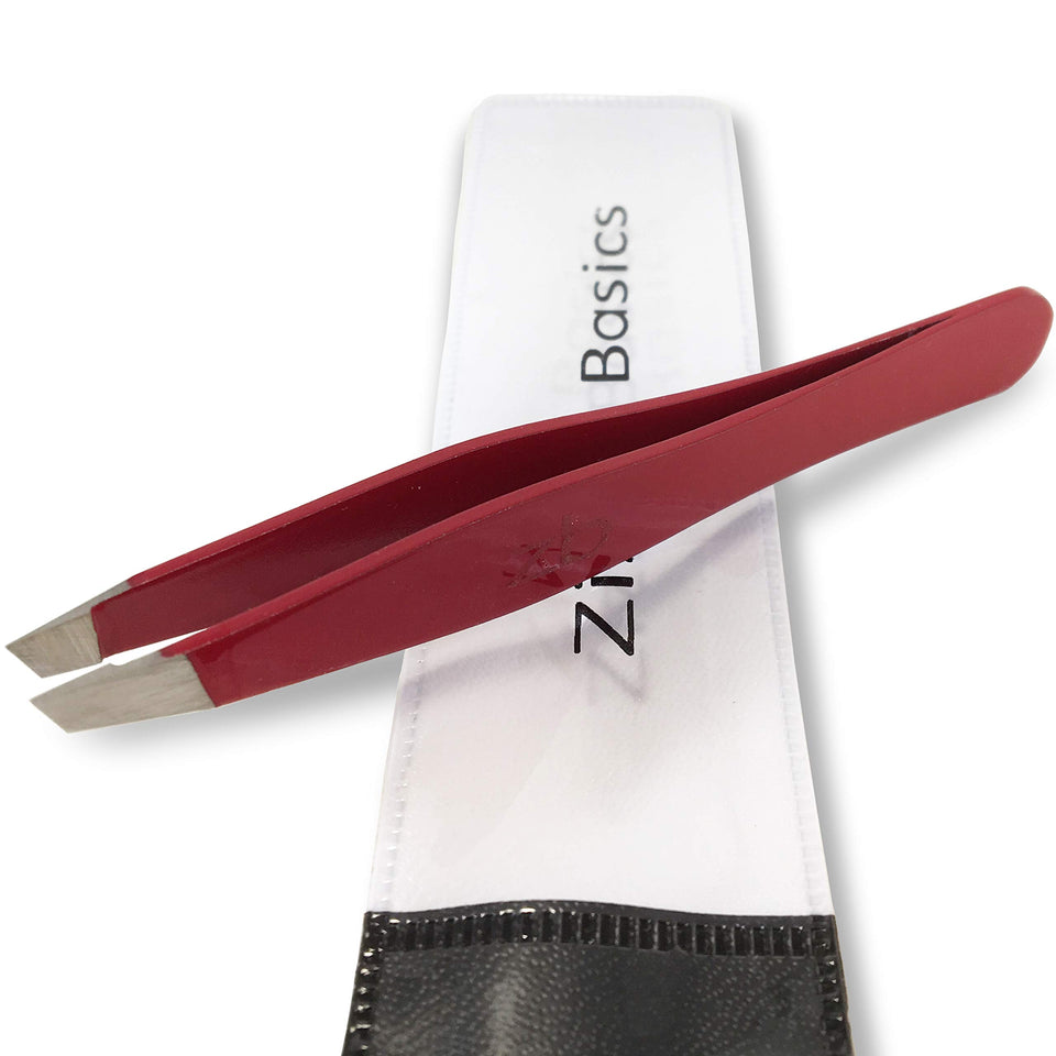 Zizzili Basics tweezers with a slant tip for precise eyebrow shaping.