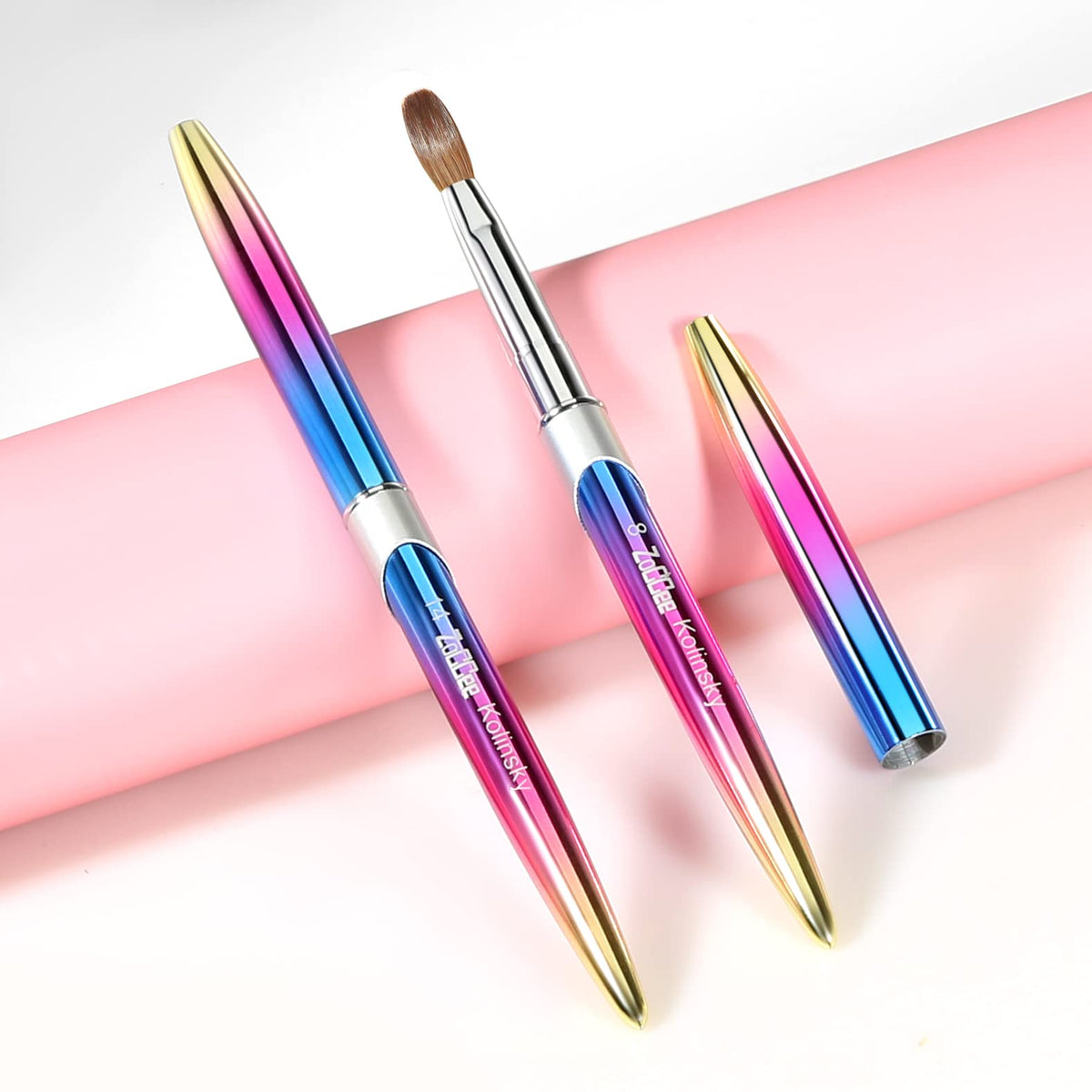 ZoCCee gradient technique brush facilitates smooth color blends.