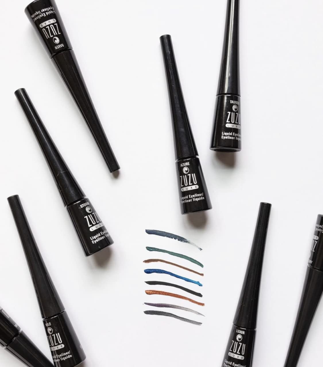 Zuzu Luxe Tuareg eyeliner close-up showing jojoba oil for smooth application