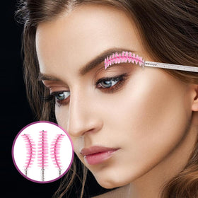 Zyghjort soft artificial fiber bristles glide gently on lashes.